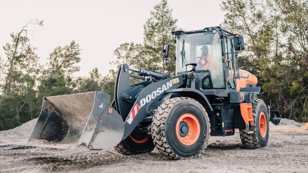 Before You Break Ground: What Every Florida Property Owner Should Know About Land Clearing